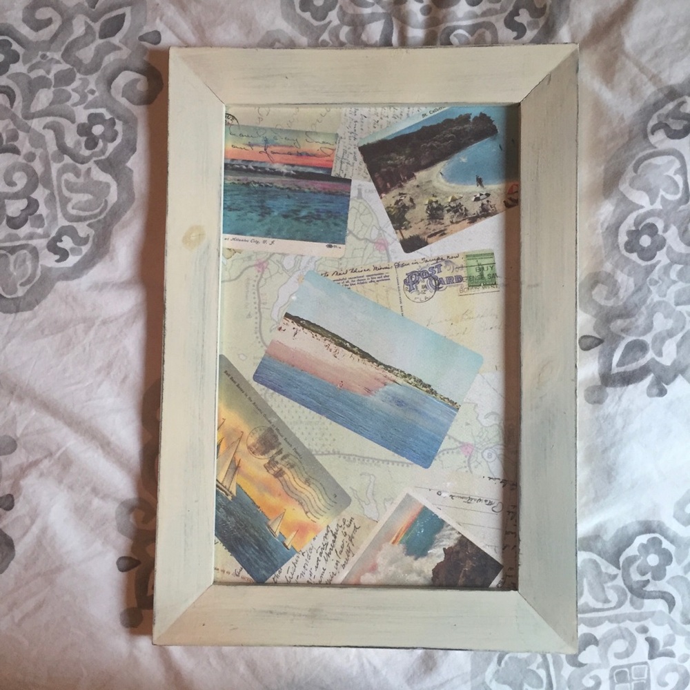Framed Magnetic Postcard Memo Board